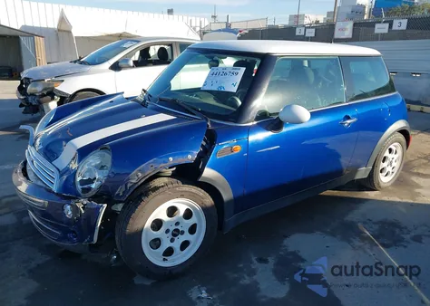 2004 Mini Cooper из США, поврежденный, VIN WMWRC33444TC49579